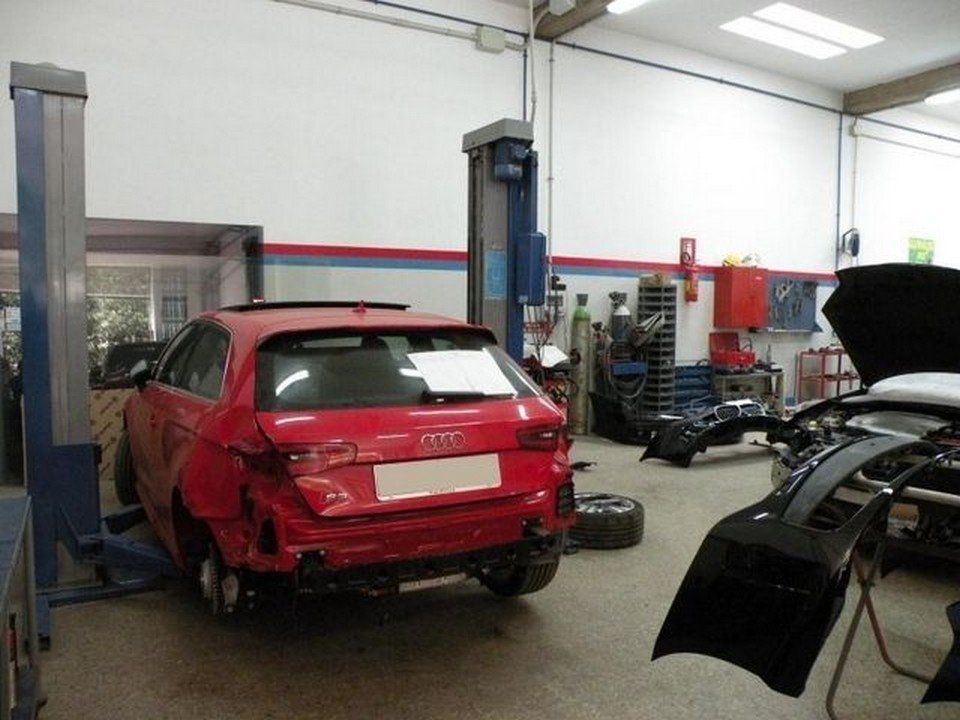 centro riparazione e verniciatura carrozzerie