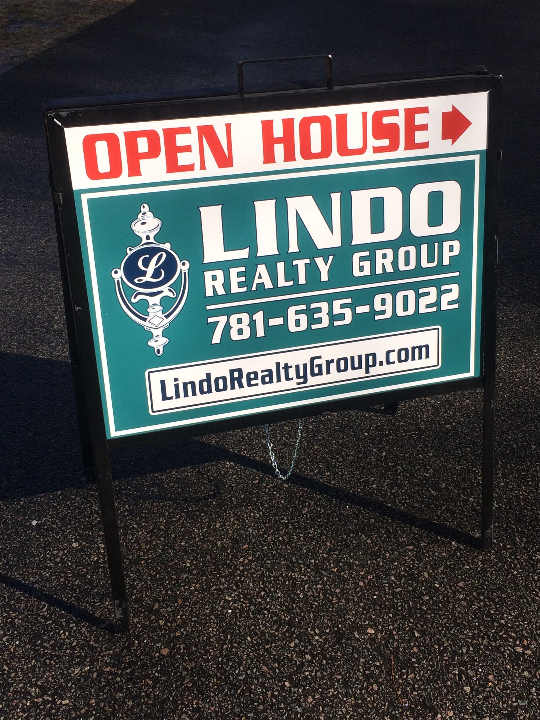 Custom real estate signs