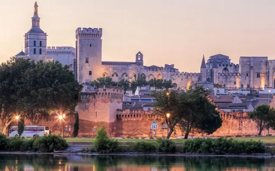 Amadeus Provence 河輪自由行8天-南法慢旅|梵谷光影與葡萄香頌的流動盛宴