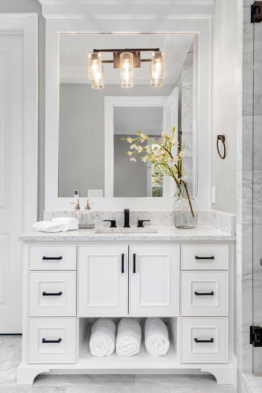 Custom Vanities & Countertops