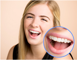Smiling woman with a Smile Close up