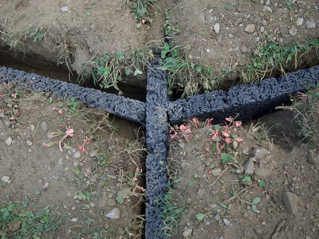 how to get rid of moisture in crawl space
