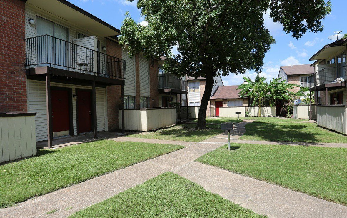 Serena Forest Apartments 12603 Northborough Dr, Houston, TX 77067