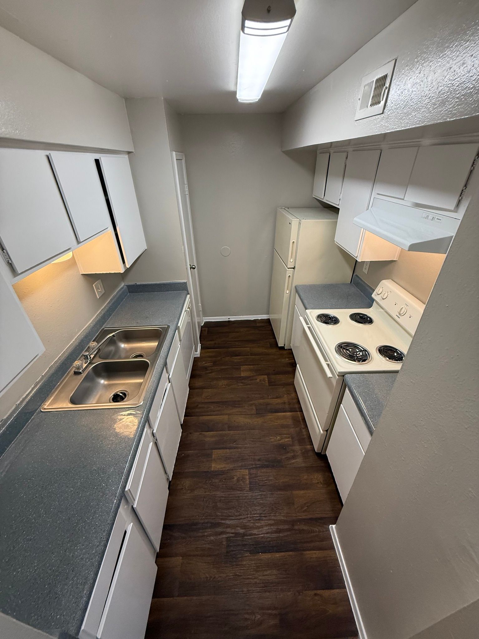 770 Greens Rd, Houston, TX 77060