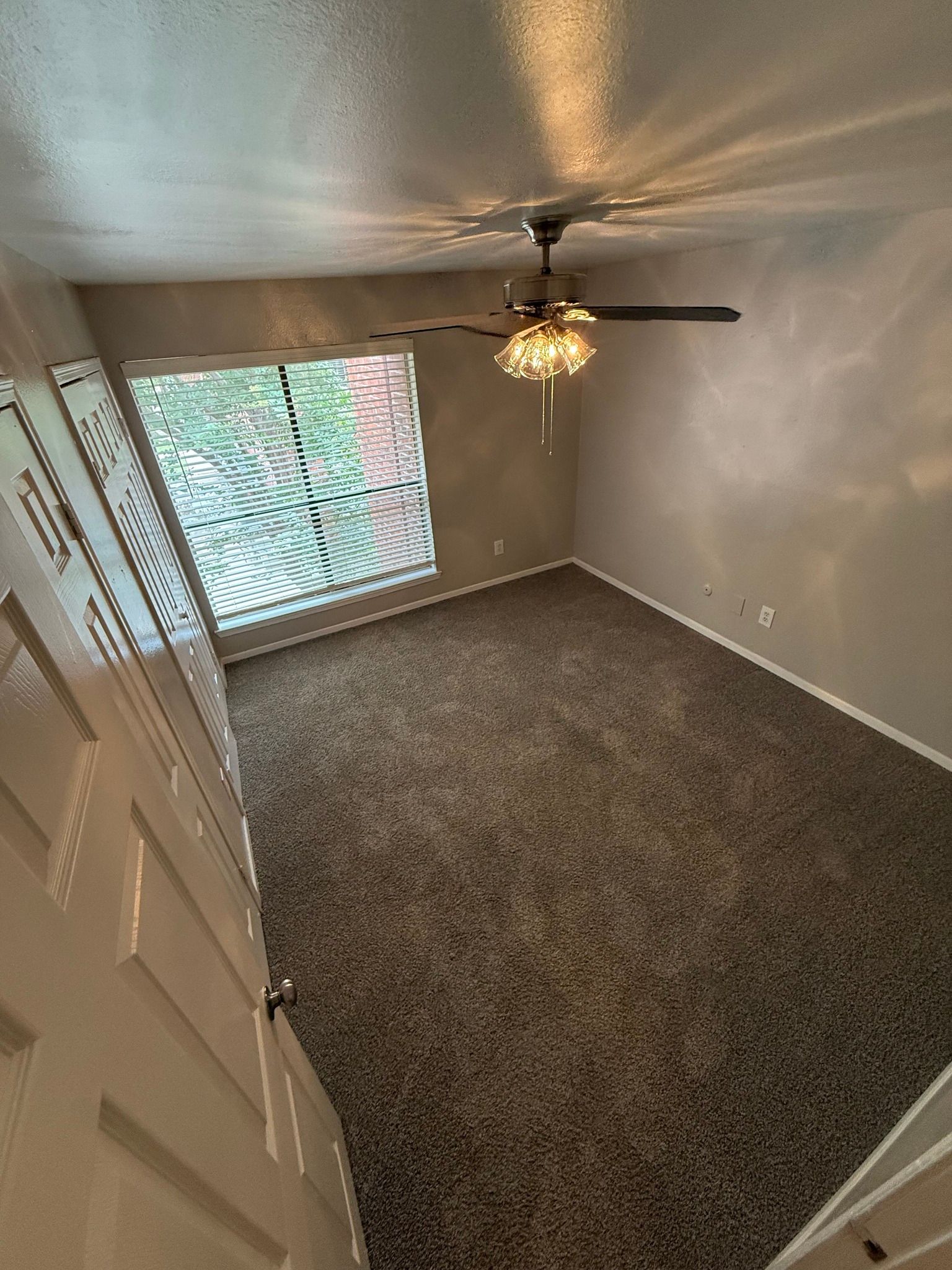 770 Greens Rd, Houston, TX 77060