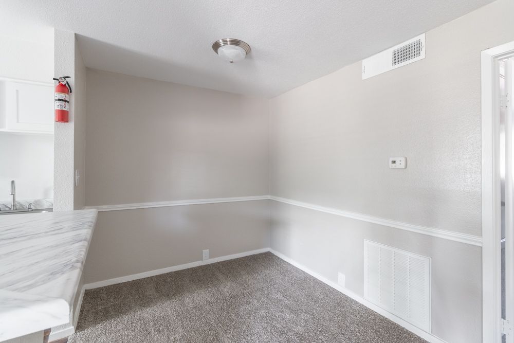 Living Room in Rockridge Station