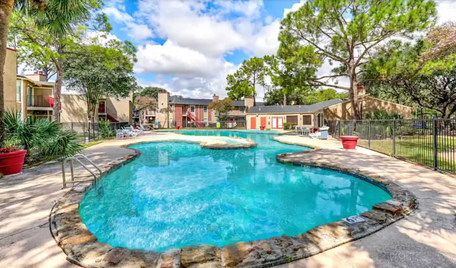 Crescent at cityview pool