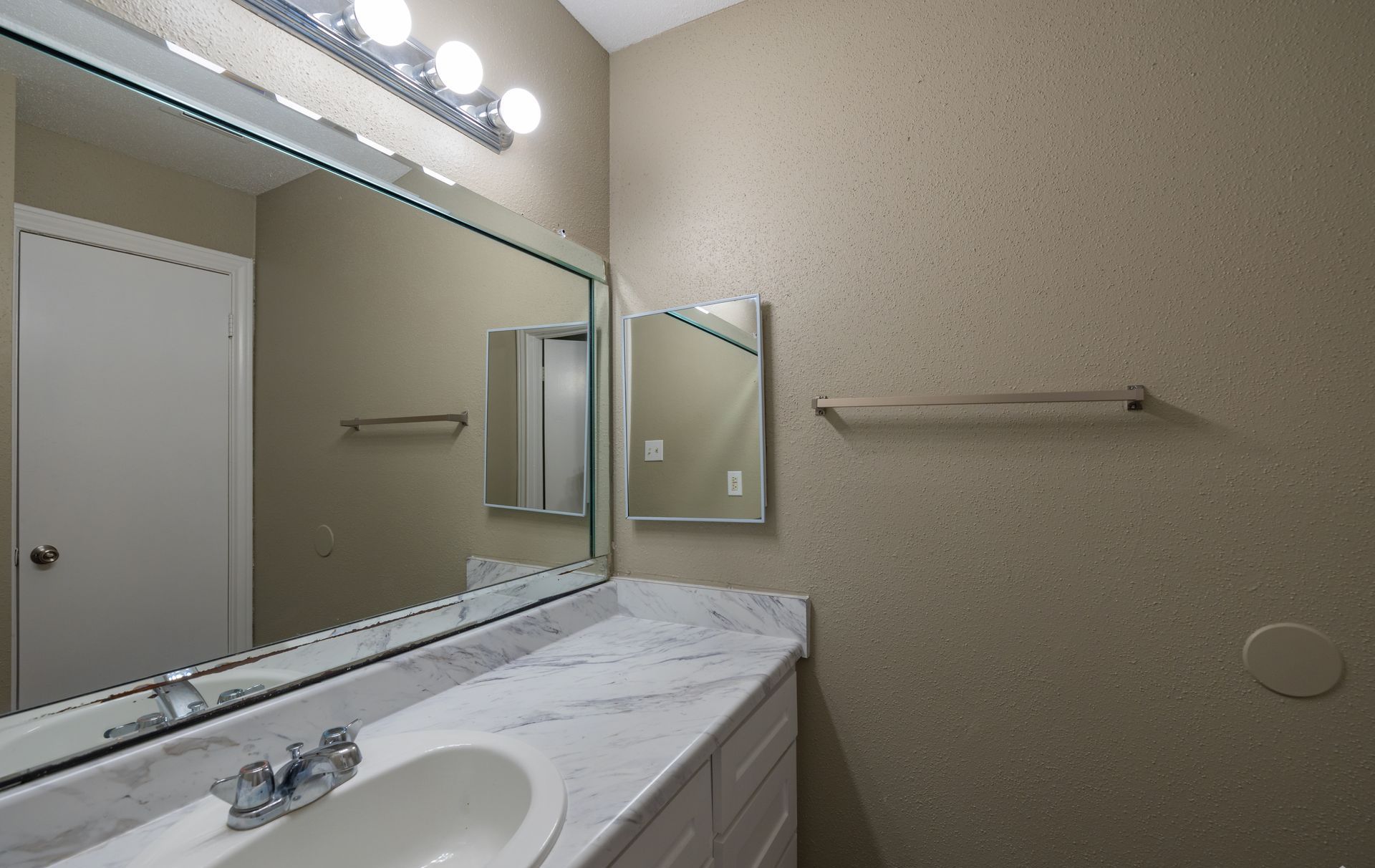Serena Woods Bathroom
