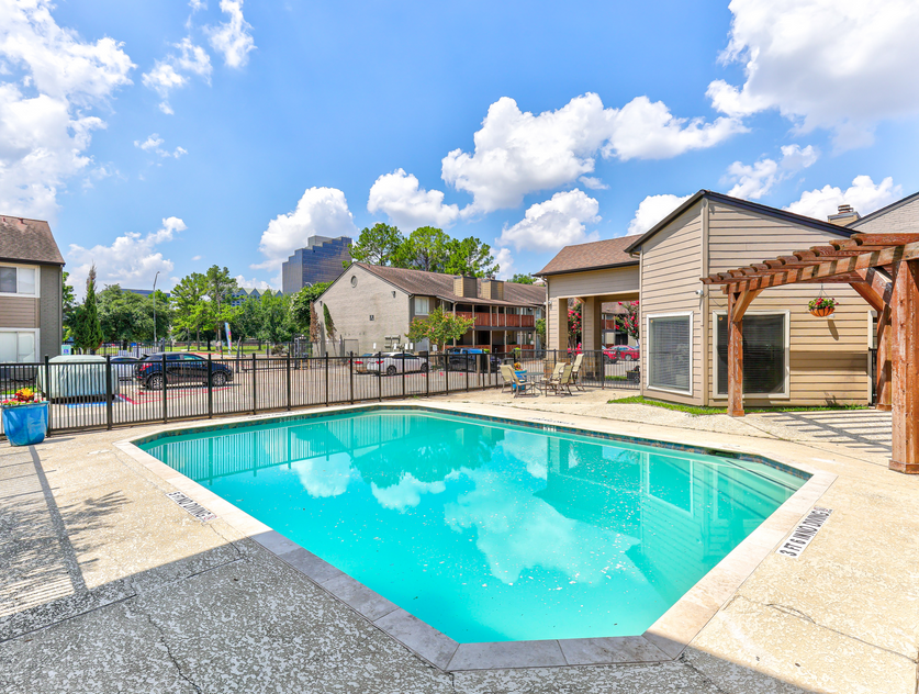 Serena Village 2 apartment pool