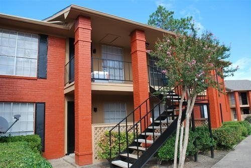 Stoneriver Apartments
