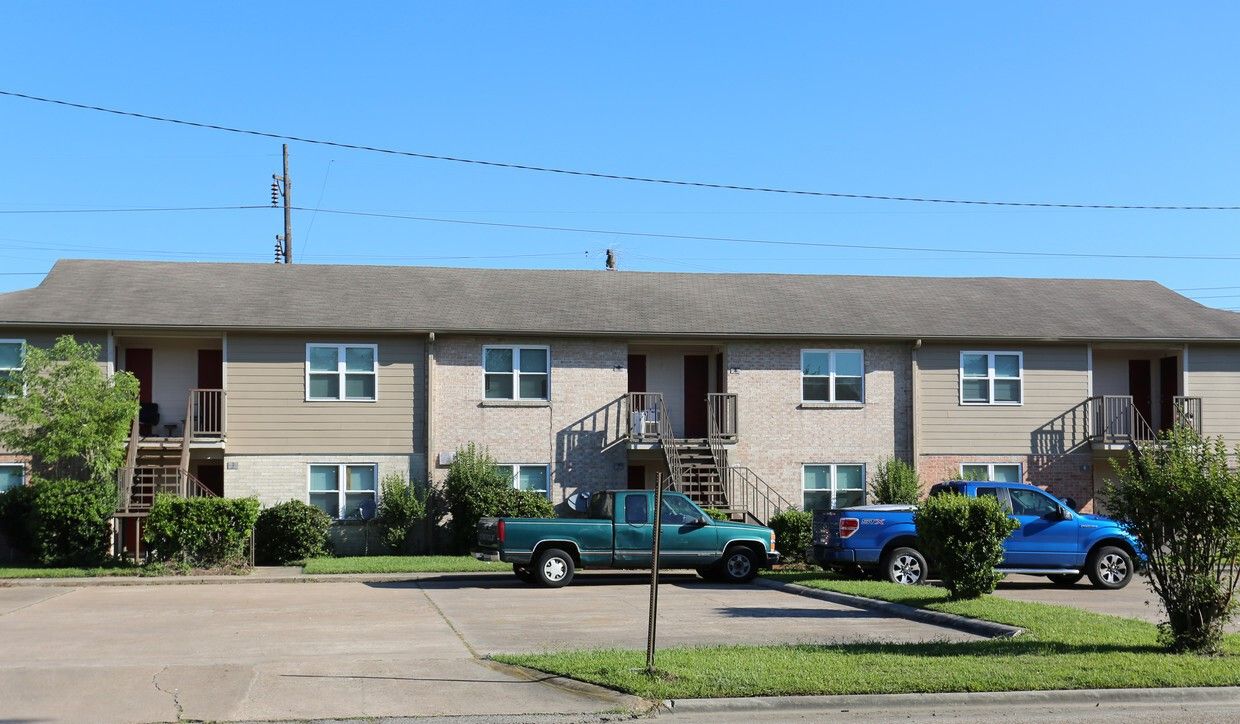 Orange Apartments 3333 Ridgemont Dr Orange TX 77630