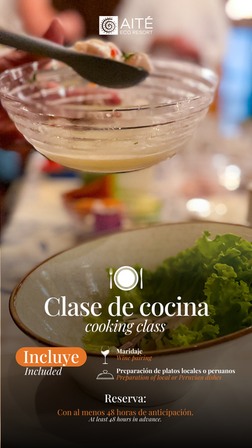 Un cóctel siendo removido junto al menú de un evento de clase de cocina.