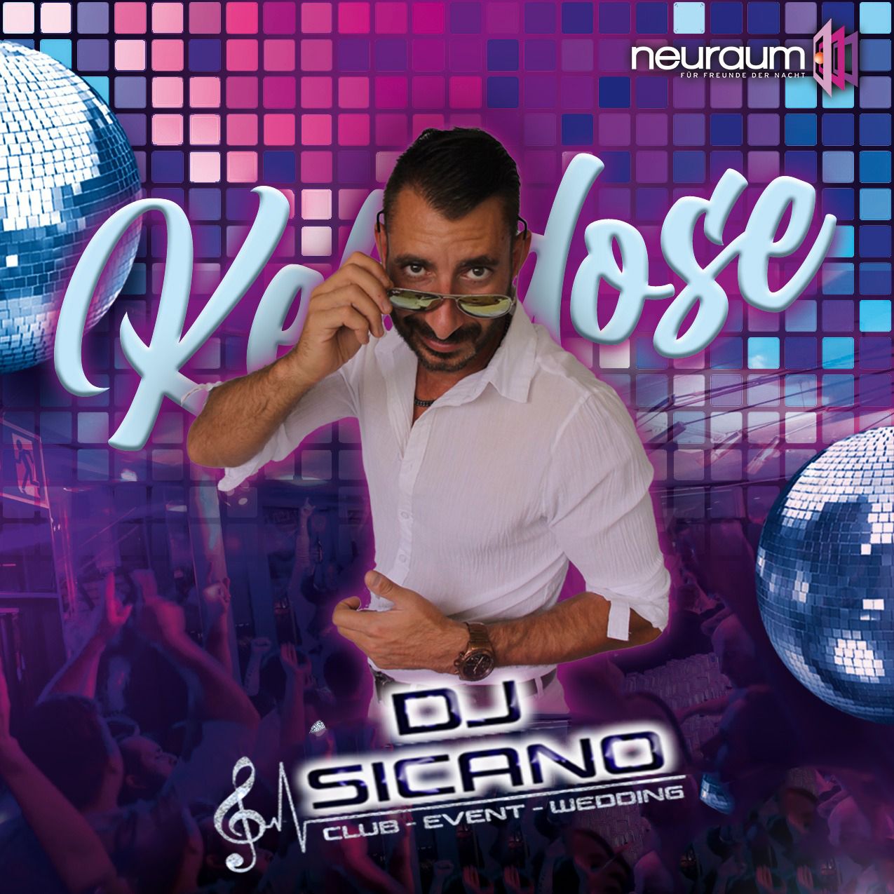 Ein DJ namens DJ Sicano steht vor einer Menschenmenge