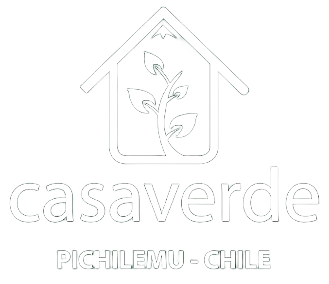 Logotipo de CasaVerde: contorno de casa con planta en su interior, texto 