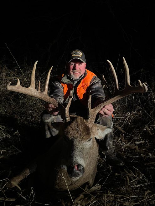 Iowa, Illinois deer hunting, deer hunting guide, Iowa deer hunting, Illinois deer hunts, Minnesota deer hunting, whitetail, deer, deer hunting, Minnesota deer hunting guides, Minnesota deer hunting guide