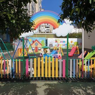 giochi all'aperto della scuola dell'infanzia 