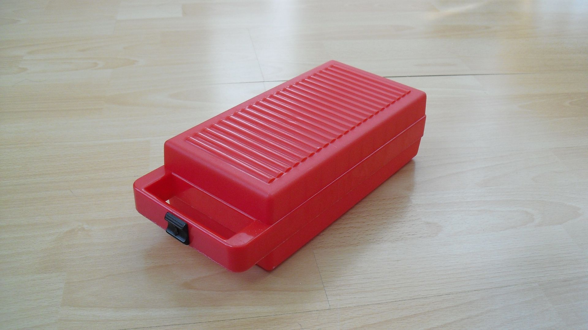 Opbergkoffer rood voor muziekcassettes