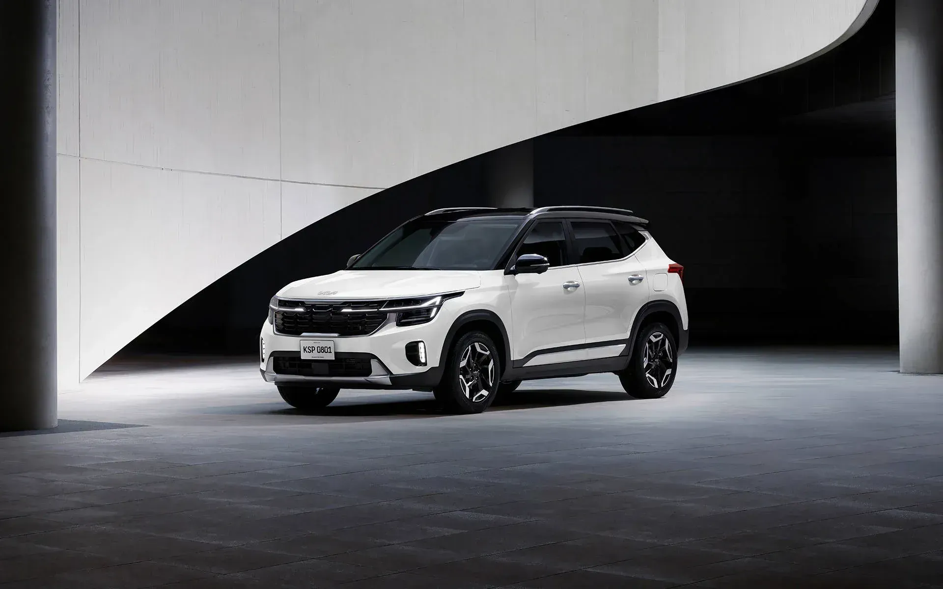 SUV blanco Kia Seltos
