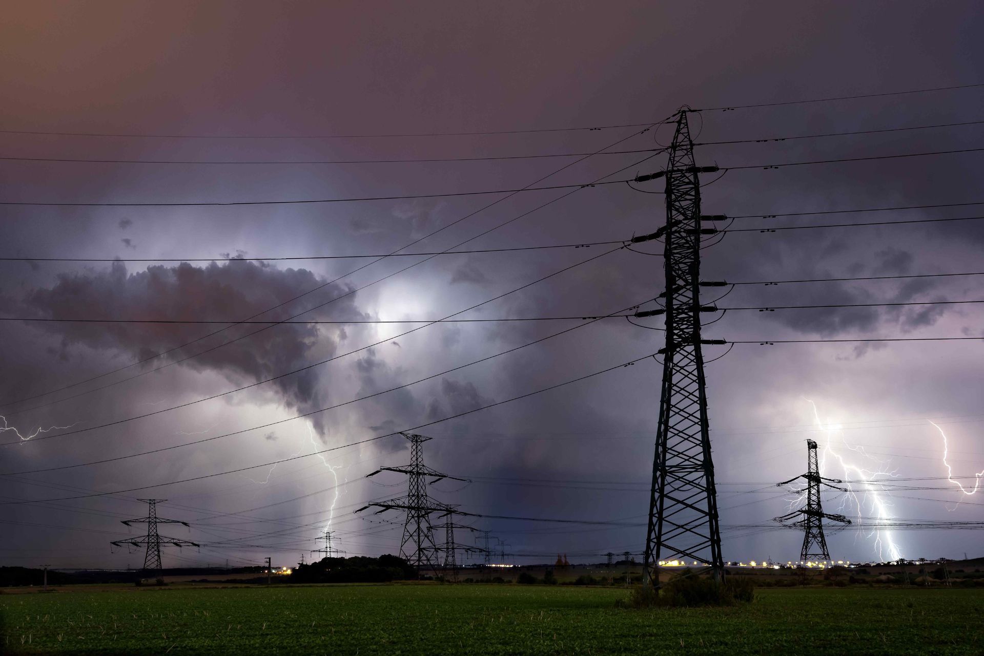 an image of a storm expressing what a Catastrophic Accident might feel like.  Clicking this picture takes you to Catastrophic Accidents.