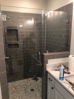 Framed Showers — Clute, TX — Gulf Coast Glass Company