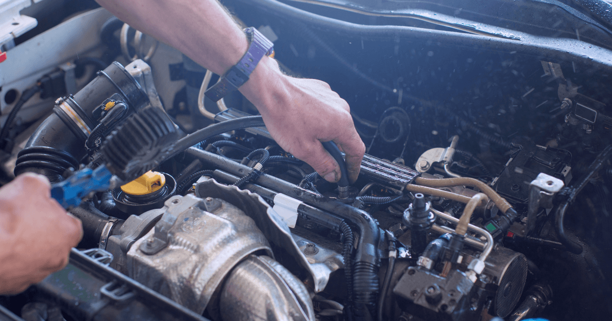 picture of a mechanic doing a repair in Atlanta, GA
