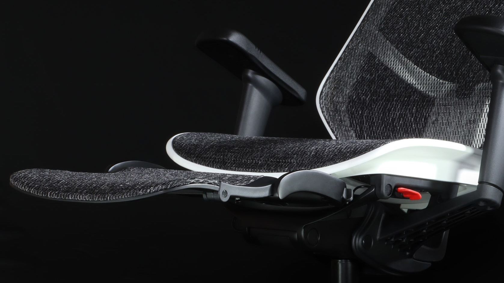 Enjoy Ultra gaming chair legrest folded out