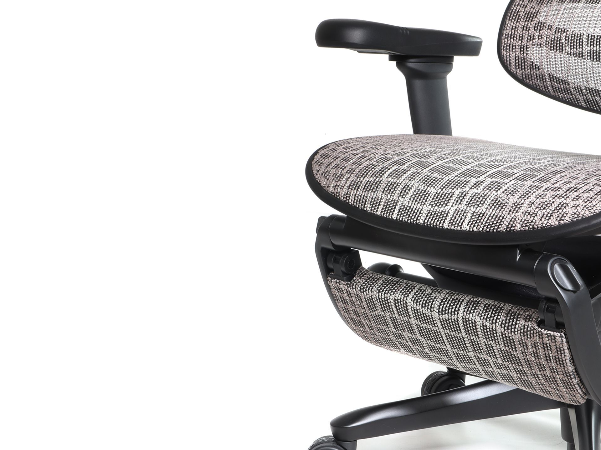 Ergohuman Carbon gaming chair legrest folded under seat