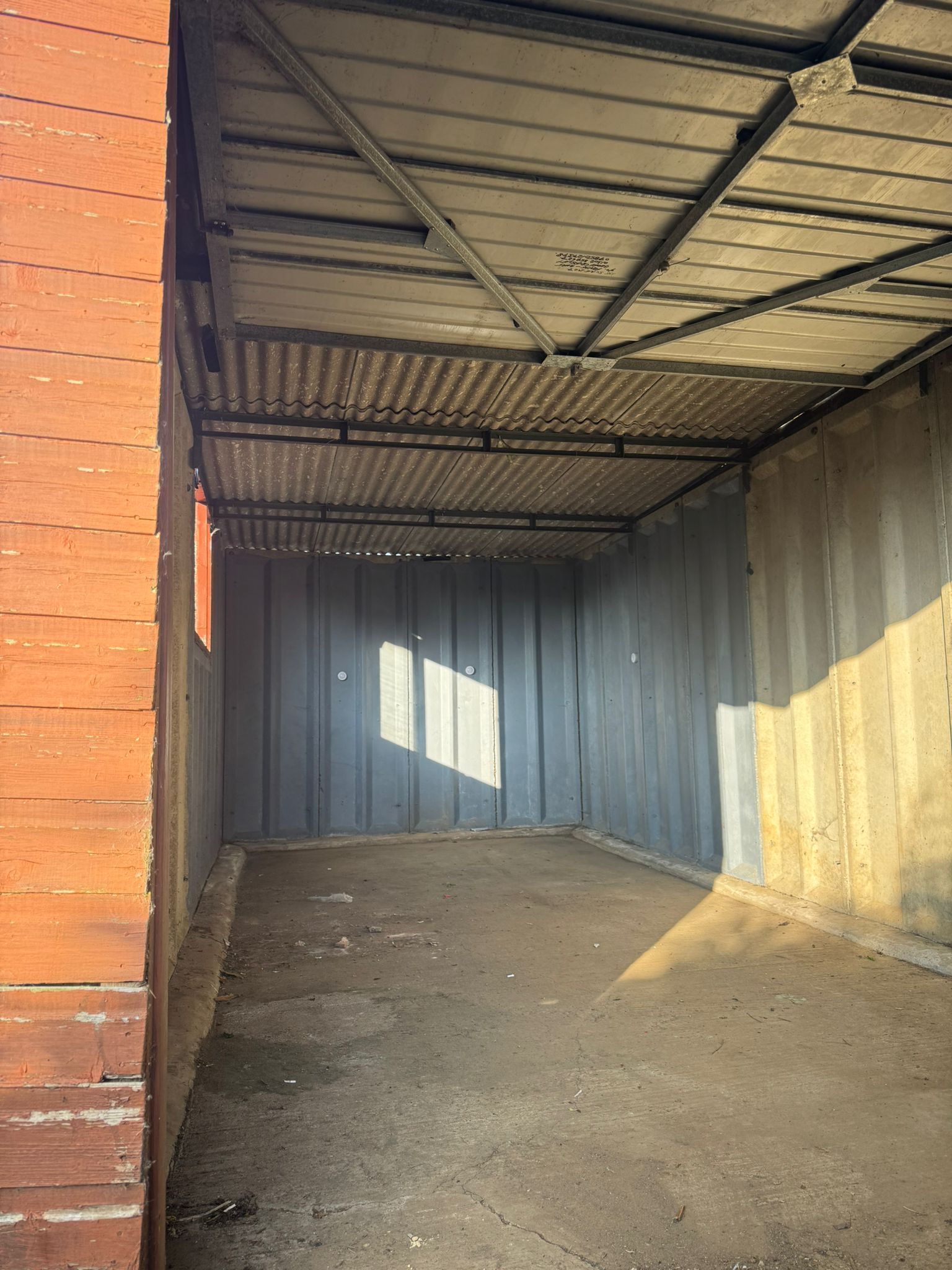 Asbestos roof removal in Cambridge