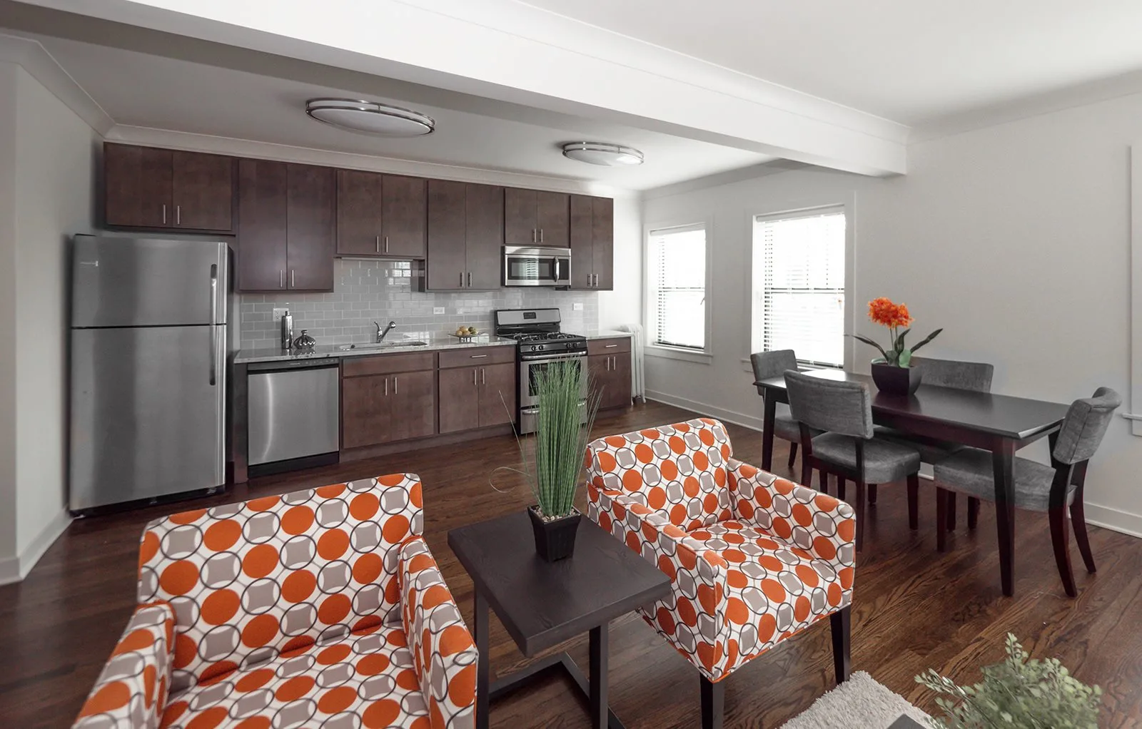 Neighborhood | 5425 N Clark | Andersonville Chicago, IL