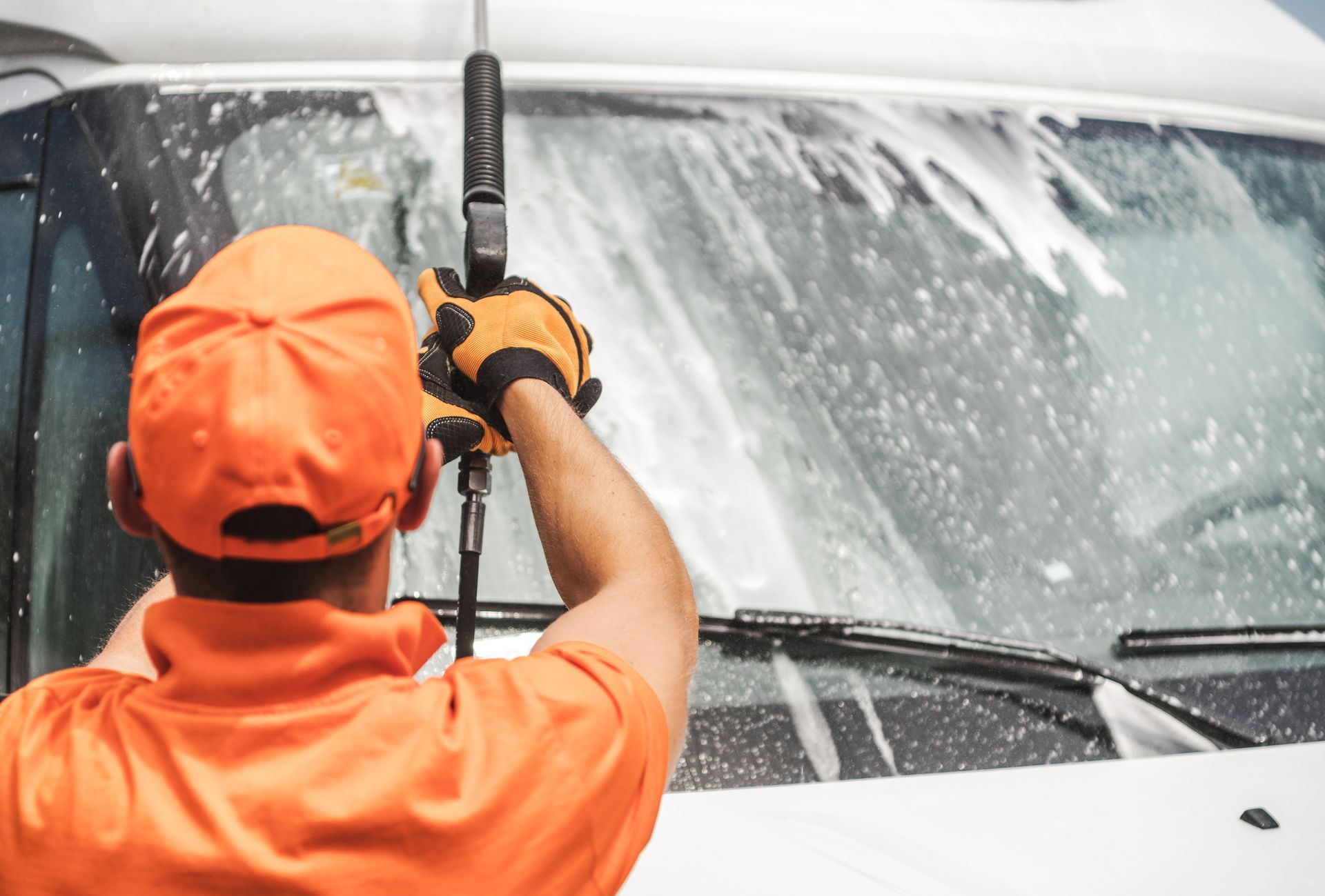 Commercial fleet washing services