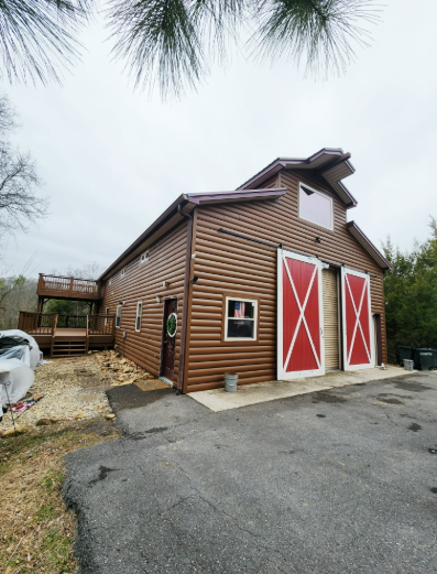 Professional cabin staining service