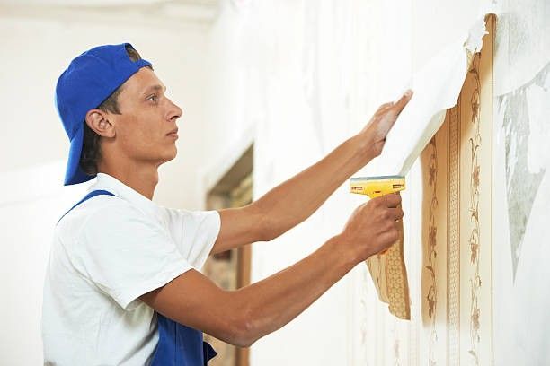 Professional wallpaper stripping service