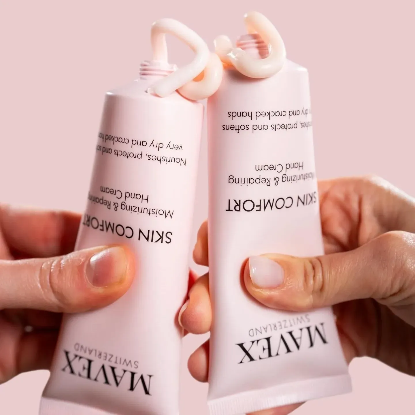 due barattoli di crema mani Skin Comfort Mavex 