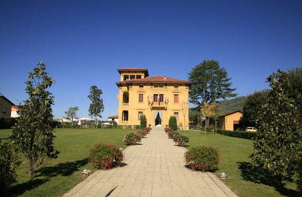 Hotel per vacanze a Barga Lucca Toscana 