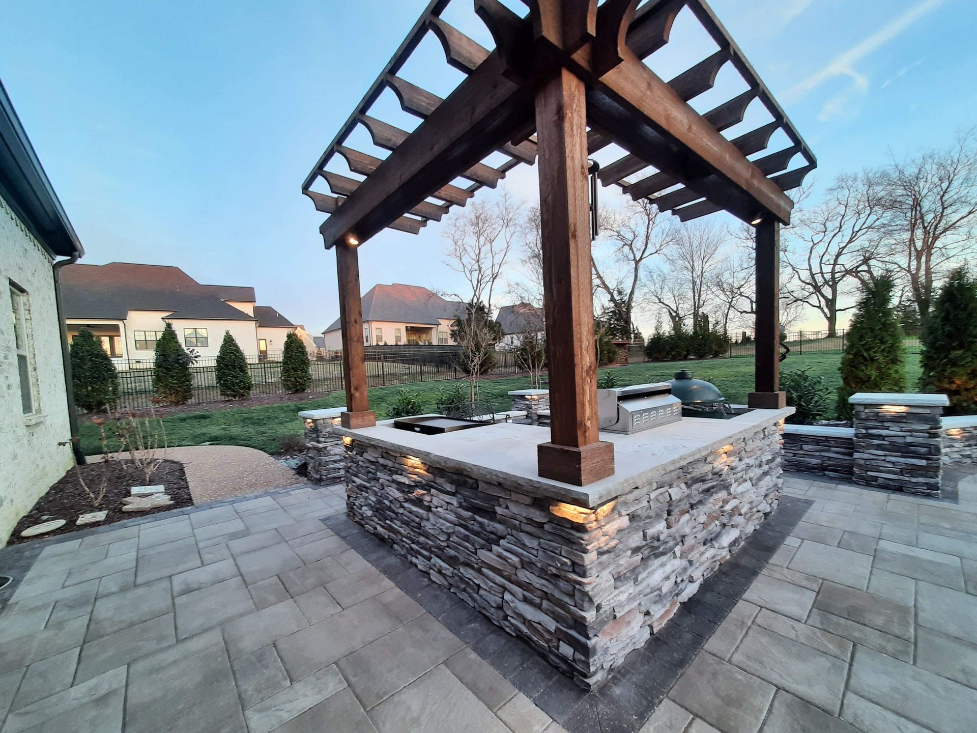 PERGOLAS & OUTDOOR STRUCTURES