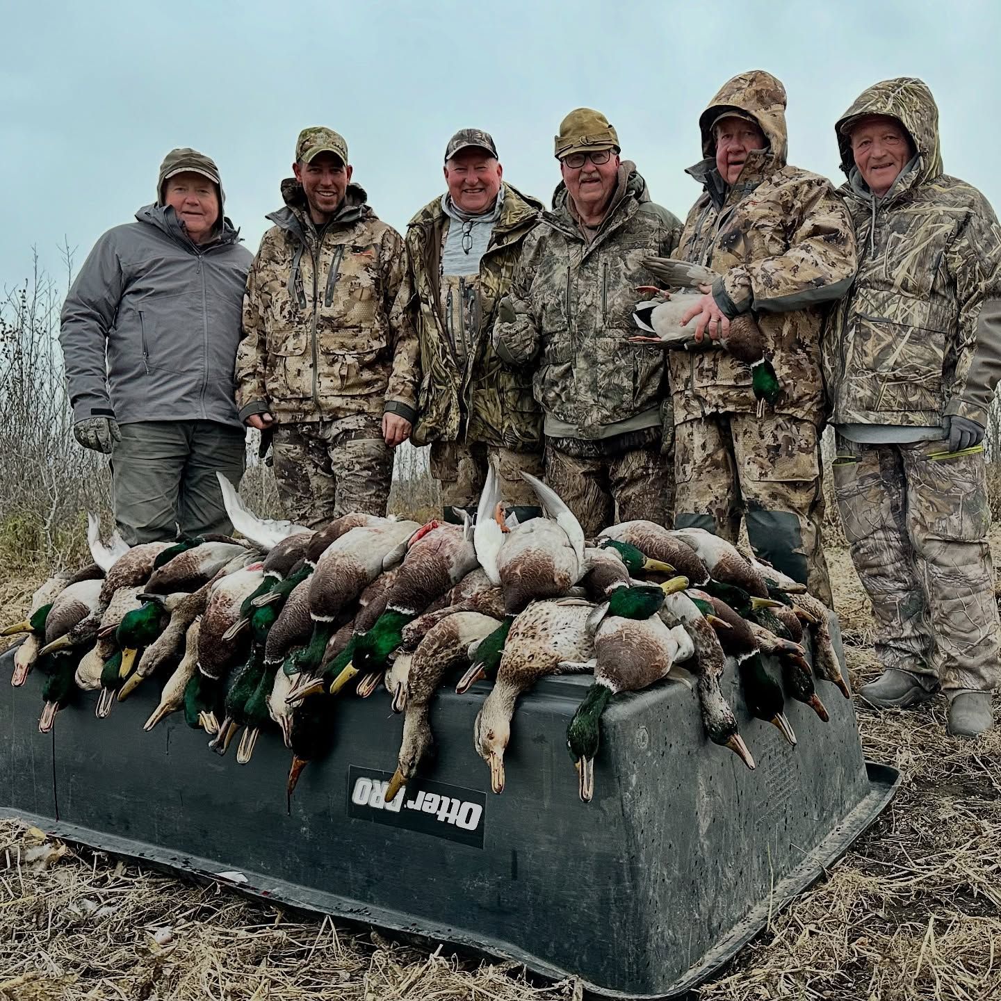 hunt ducks in Canada with lodging