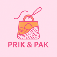 Roze logo: oranje draagtas met golvende details, naald en de tekst "PRIK & PAK."