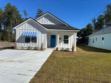 Awnings ─ Bullnose Residential in Tallahassee, FL Awnings ─ Bullnose Residential in Tallahassee, FL