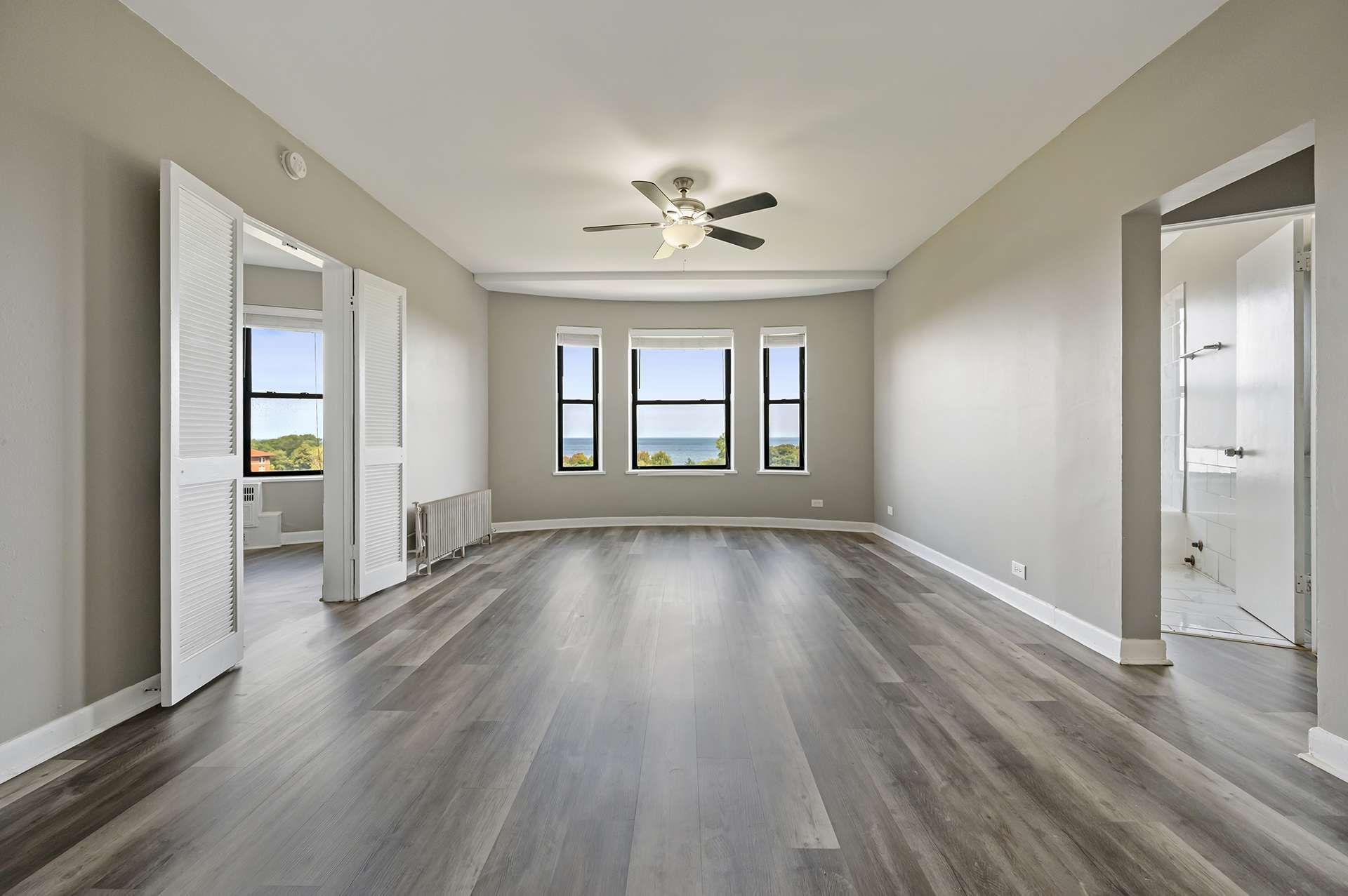 7100 South Shore Apartments