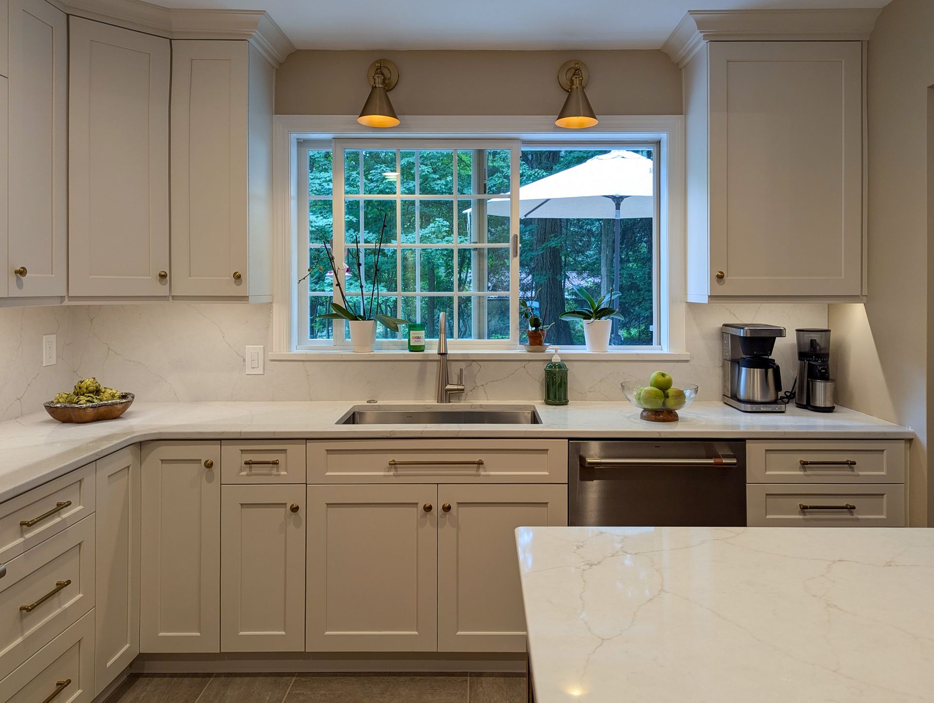 Painted kitchen remodel ideas in Pittsburgh homes