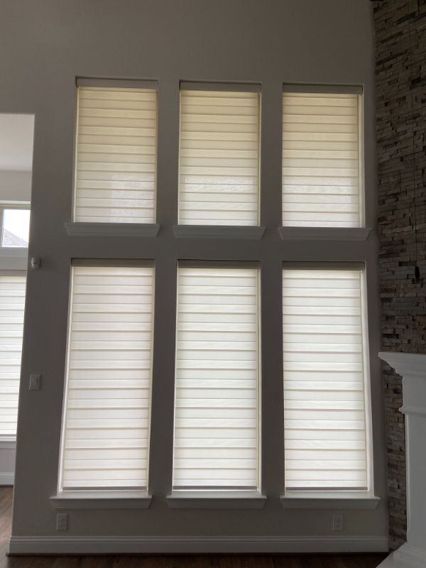 A room with a lot of windows and blinds on them Love is Blinds Arizona (844) 936-2446
