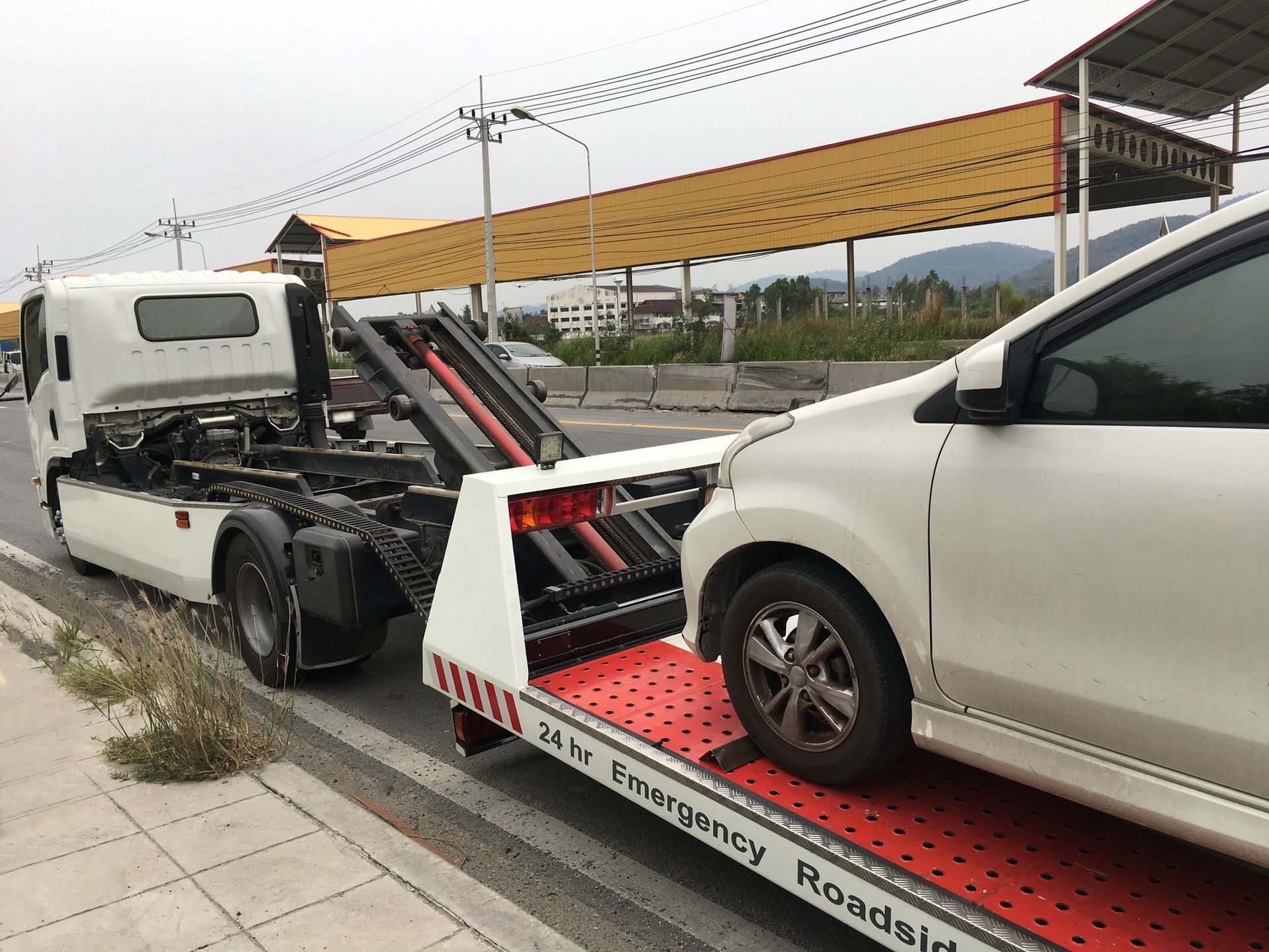24-Hour Towing in Vernon, CT | Farm Car Care