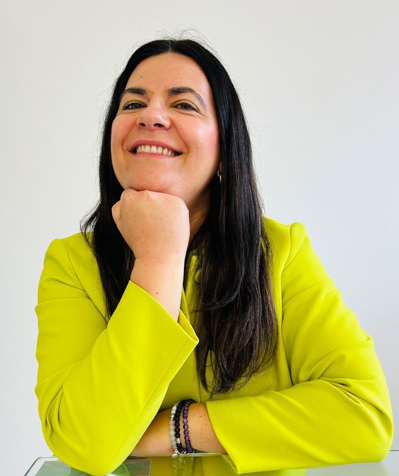 doutora susana germano a atender um paciente
