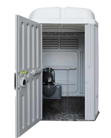 Baño portátil abierto con puerta gris y techo blanco, que muestra un inodoro en su interior.