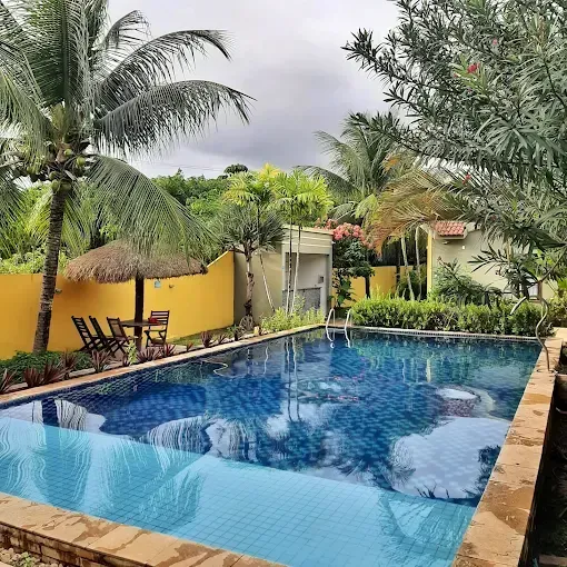 Piscina da Pousada Costeira da Barra próxima ao Caminho de Moisés