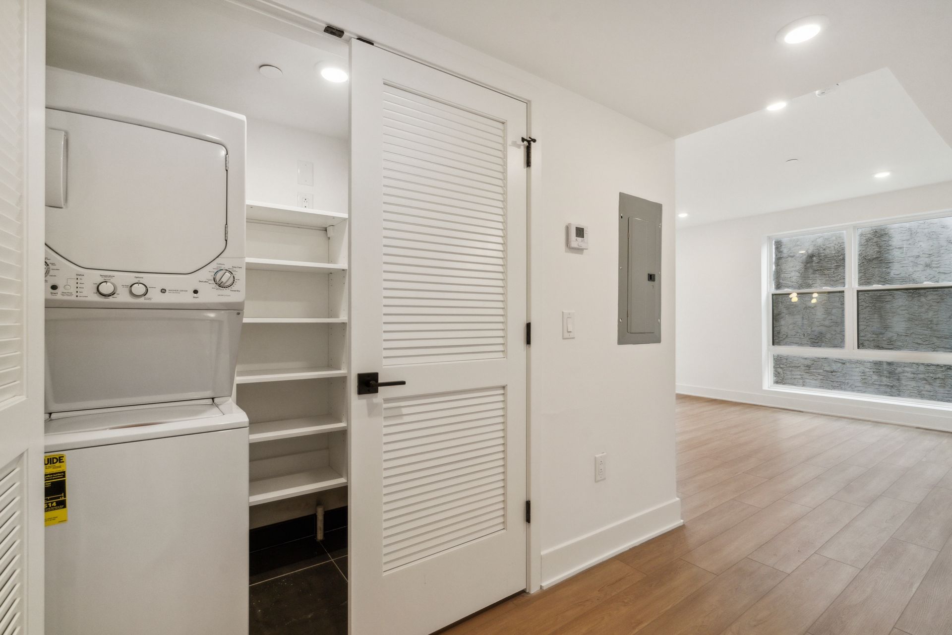 In-unit washer and dryer at 881 N 40th St Philadelphia apartment for rent