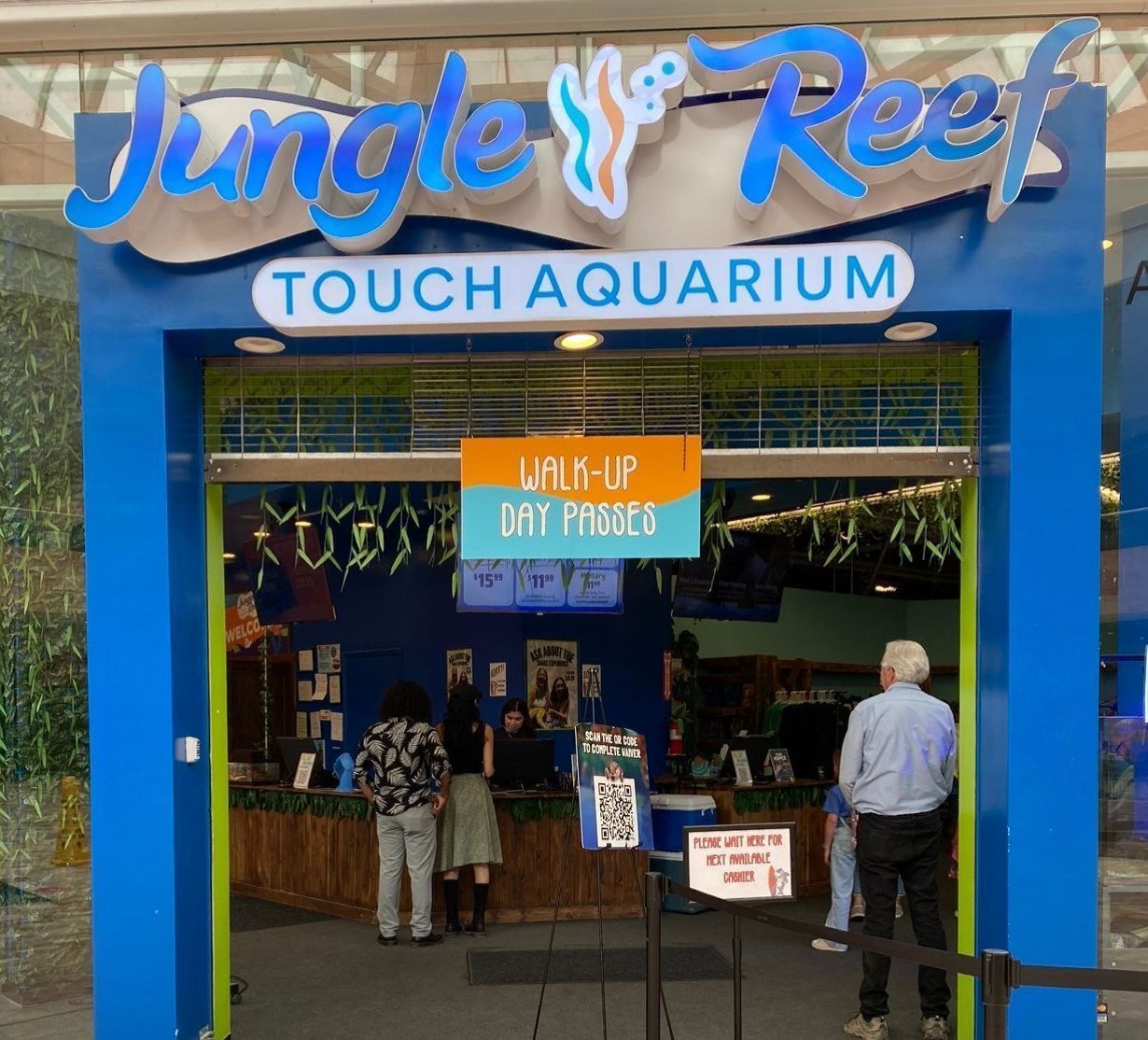 The entrance to the jungle reef touch aquarium
