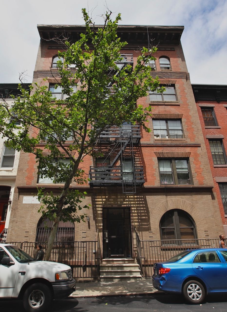Building photo of 437 West 44th Street