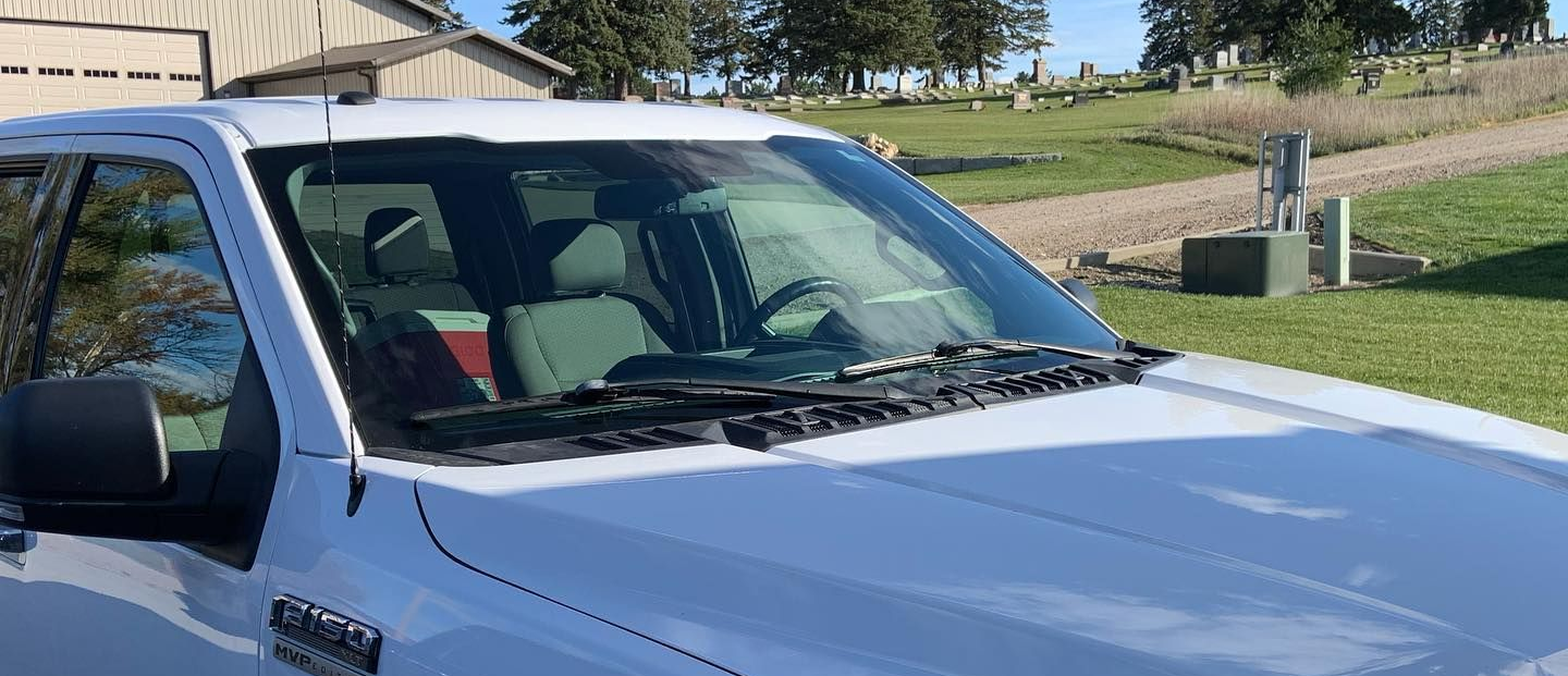 Mobile auto glass service near Columbus, NE