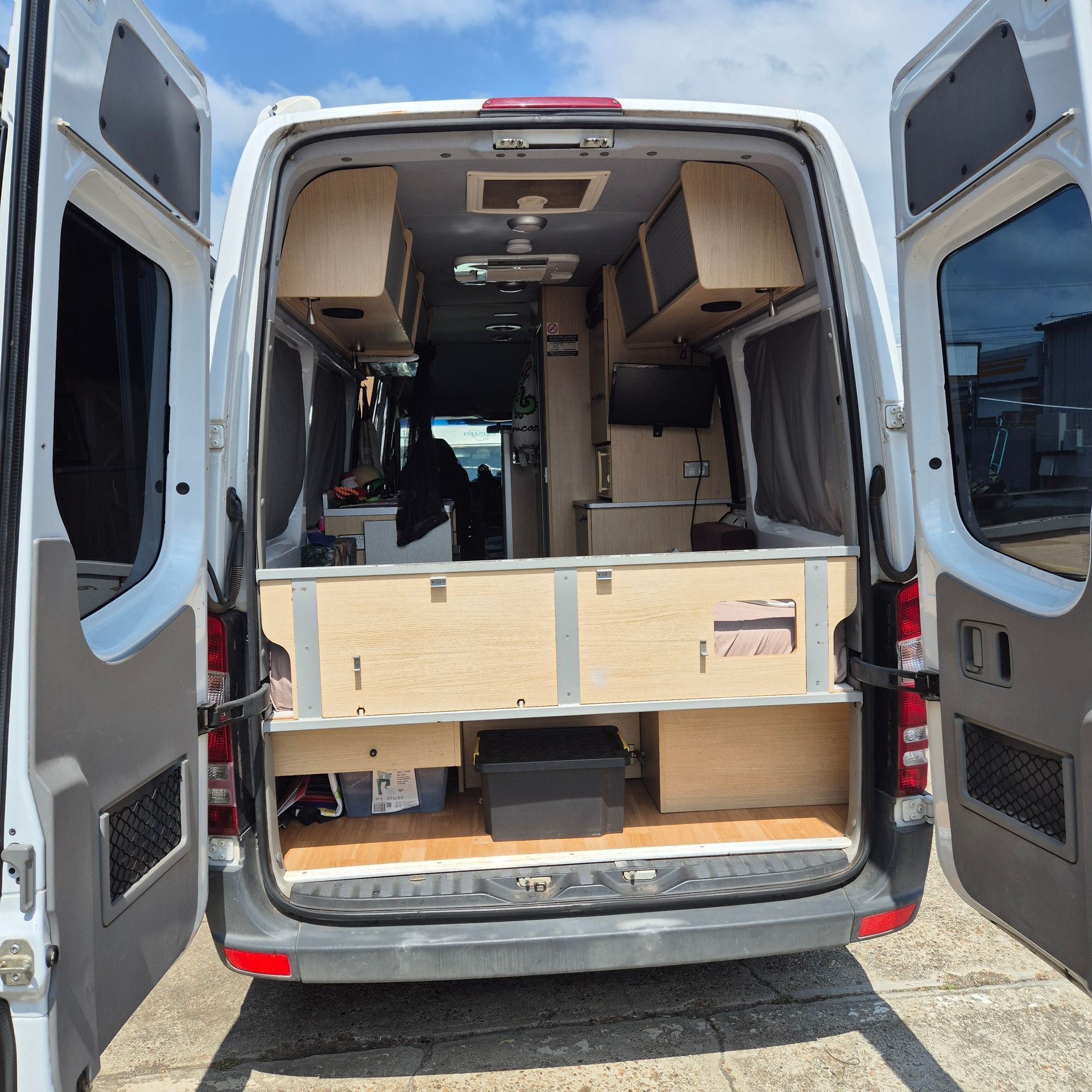 Caravan Recladding